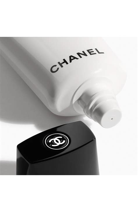 chanel illuminante|chanel la base primer.